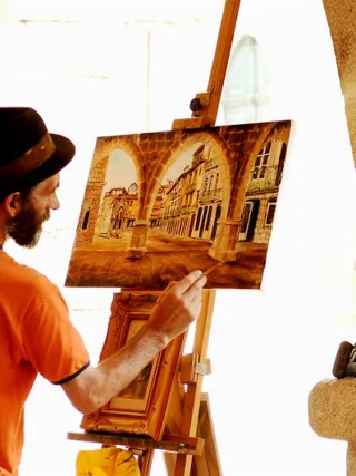 featured image - What is the Difference Between a Painter and a Decorator