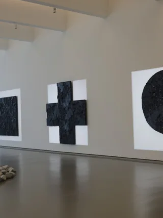 featured image - 5 Innovative Treatments to Spruce Up Your Concrete Flooring