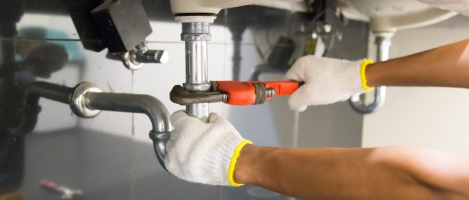 Top 5 Signs You Need to Call a Plumber