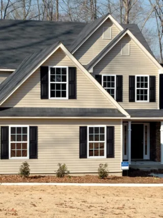 featured image - Choosing A Custom Home Builder 6 Important Factors to Consider