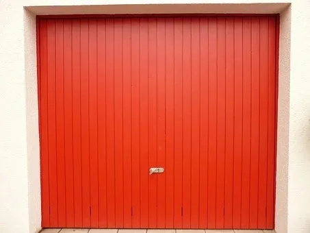 featured iamge - How Much Does It Cost to Fix a Garage Door?