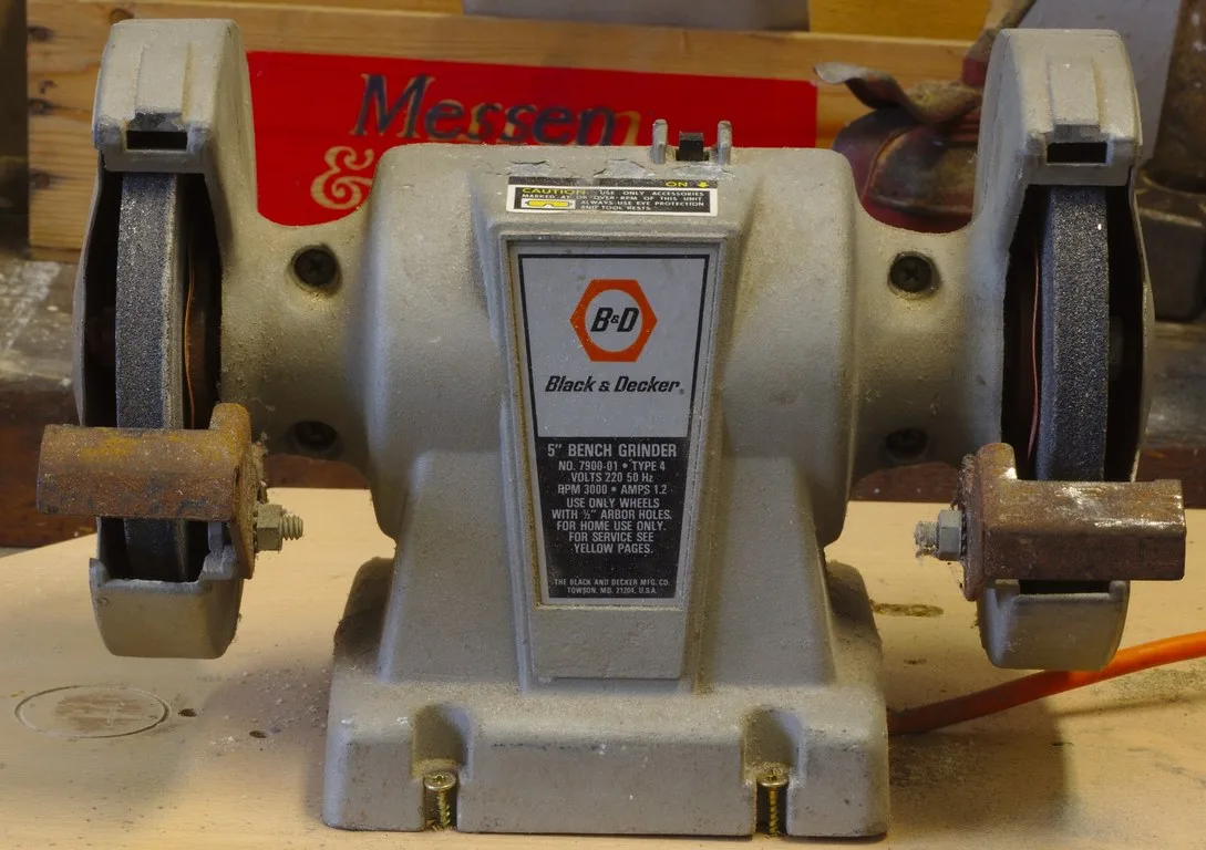 featured iamge - How to use a Bench Grinder Safely? Basics & Safety