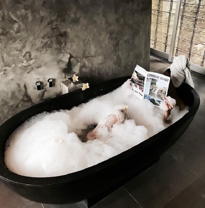 image - Treat Yourself and Your Bathroom to Luxury: Get a High-End Bathtub!