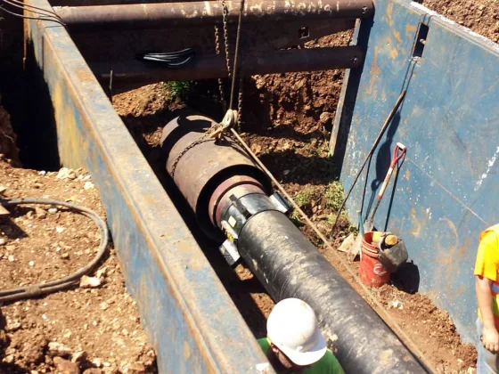 featured image - 6 Signs Your Home May Have a Leaking Sewer Pipe