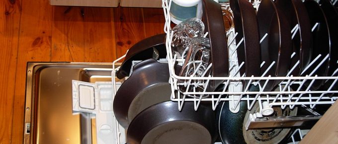 How to Shop for the Best Commercial Dishwasher: Things to Look for