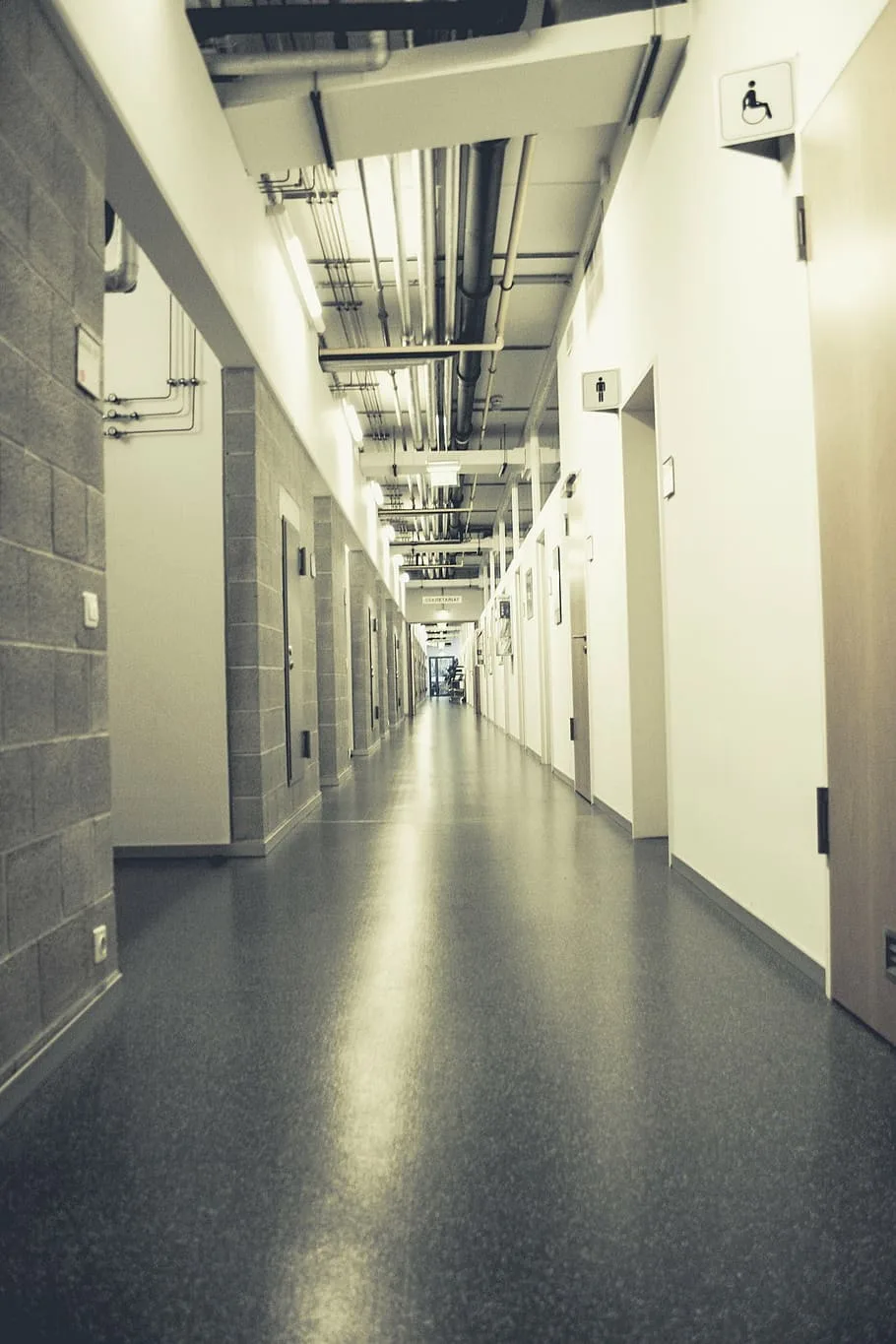 featured image - Reasons to Install Polished Concrete Flooring