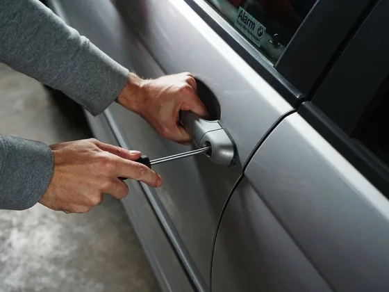 featured image - How Does a Locksmith Make a Car Key?