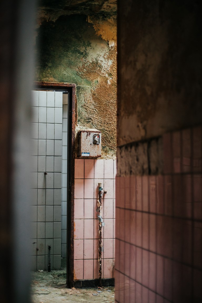 What Causes Water Damage in the Bathroom? image - What Causes Water Damage in the Bathroom?