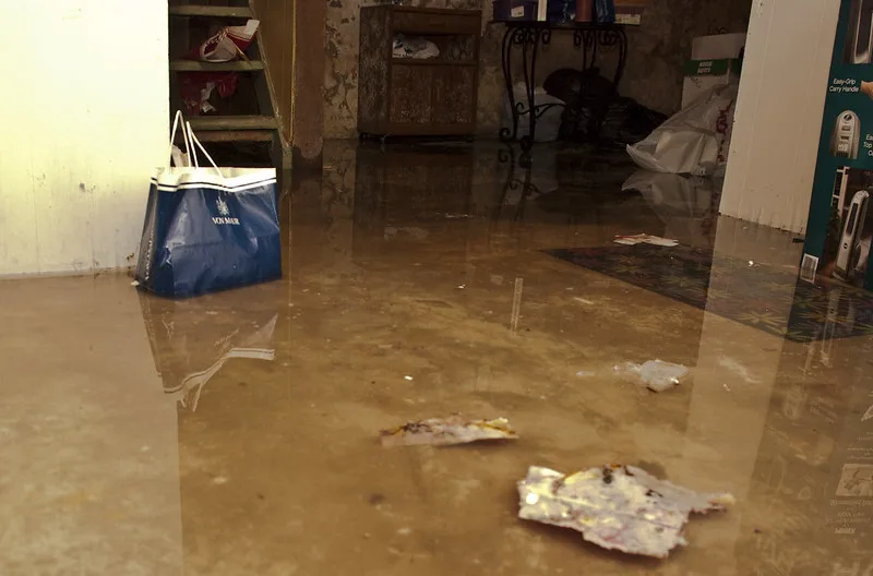 featured image - 4 Ways of Handling Water Damage Restoration