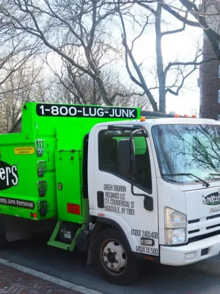 featured image - Reason to Hire a Junk Removal Service