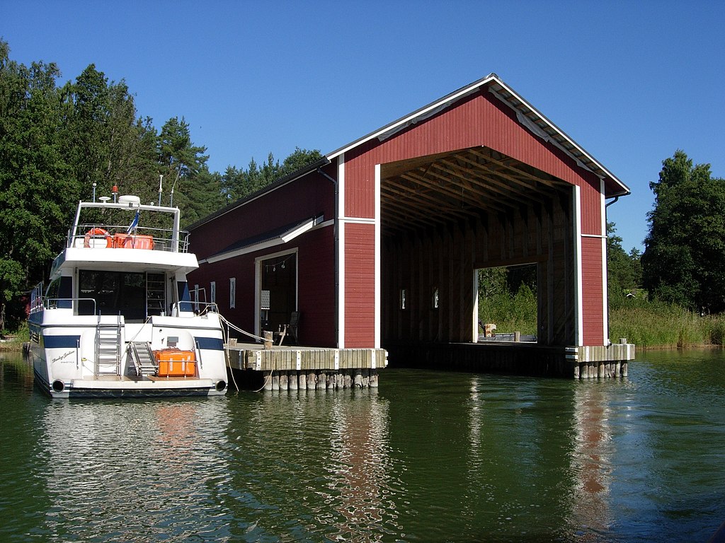 Things to Consider Before Building a Boathouse image - Things to Consider Before Building a Boathouse