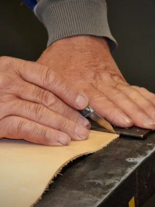 featured image - Top Advice from Leather Craftsman: What Should You Know When Choosing Leather Products