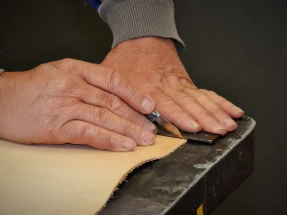 featured image - Top Advice from Leather Craftsman: What Should You Know When Choosing Leather Products