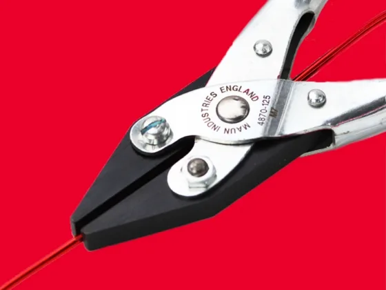 featured image - A Full Guide on How to Make Jewellery