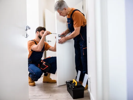 featured image - 5 Things to Expect When You Call a Locksmith