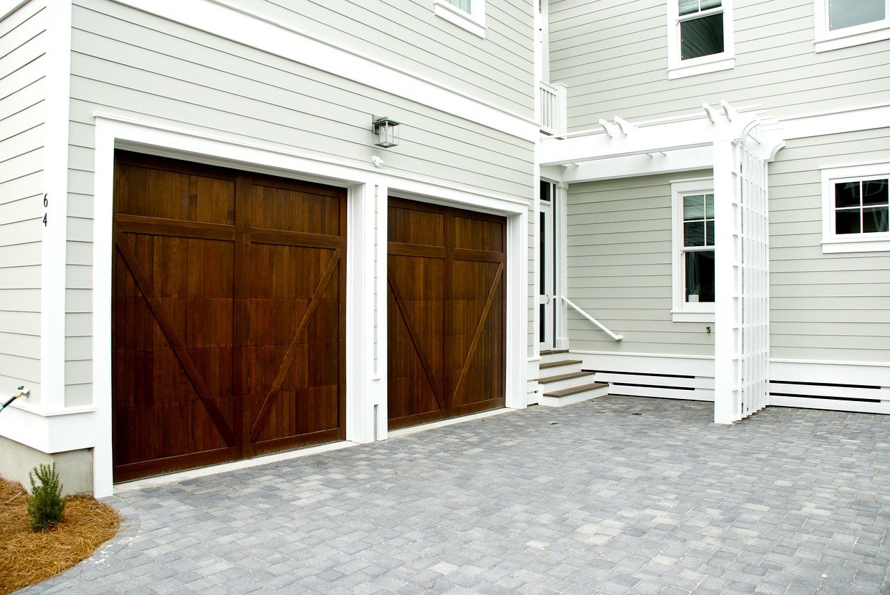 6 Common Garage Repairs for Your Home image - 6 Common Garage Repairs for Your Home