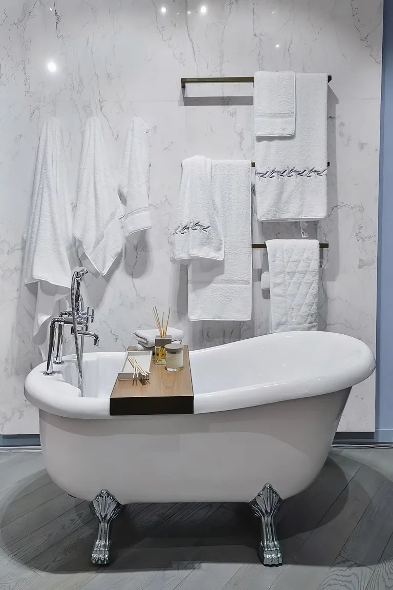 featured image - Add a Luxurious Feel to Your Bathroom with Freestanding Bathtubs