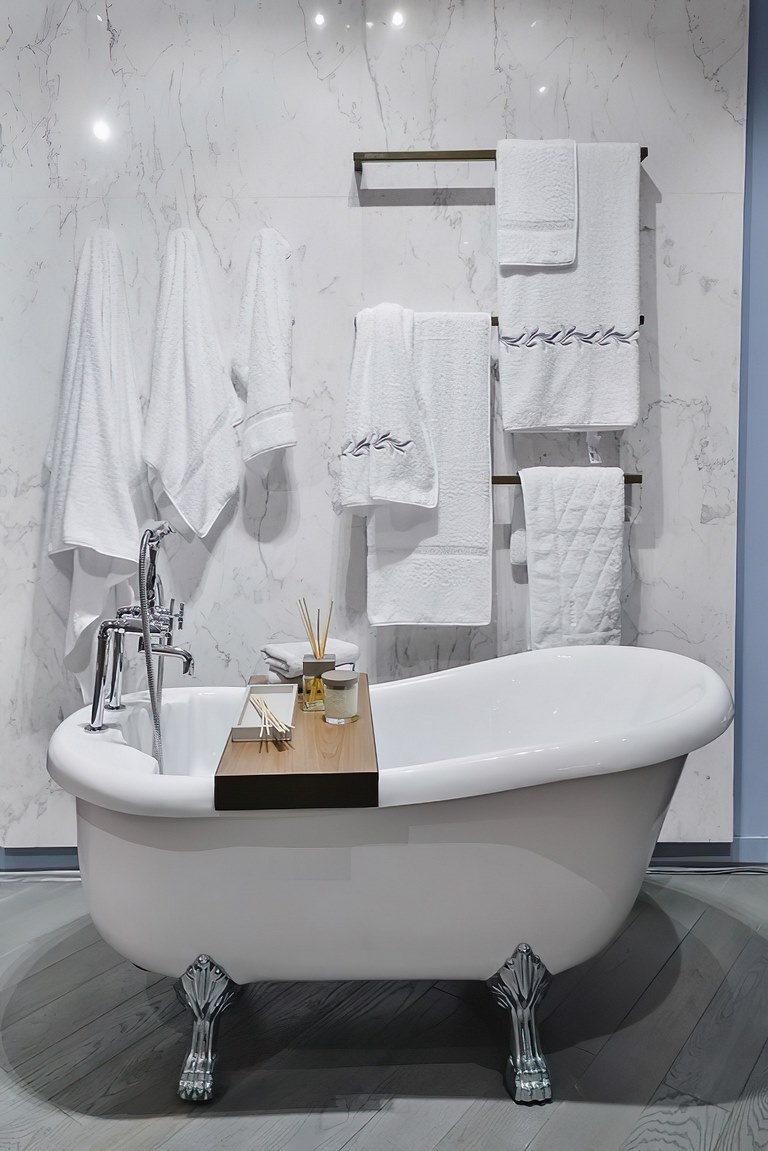 Add a Luxurious Feel to Your Bathroom with Freestanding Bathtubs image - Add a Luxurious Feel to Your Bathroom with Freestanding Bathtubs