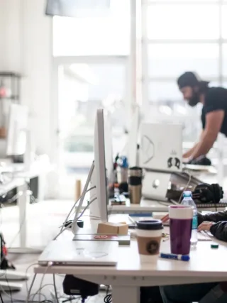 featured image - How Workspace Affects Employee Productivity