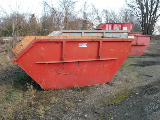 featured image - 5 Things to Consider Before Hiring Skip Bins