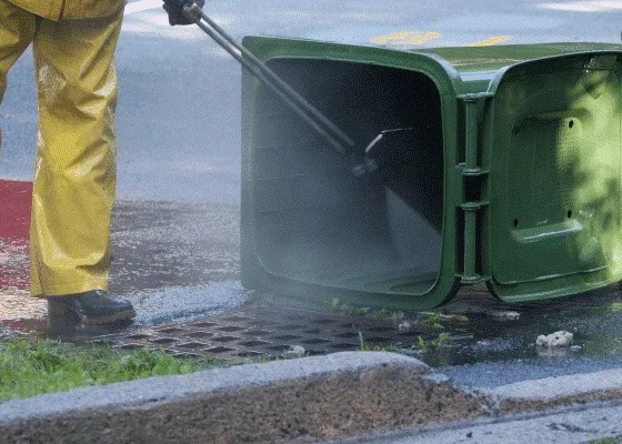 faetured image - How to Clean Outdoor Garbage Cans and Keep Them Clean?