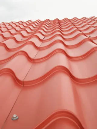 featured image - Are Metal Roofs Better Than Rubber Roofs