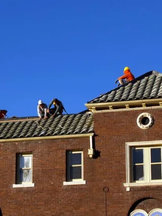 featured image - How Do I Choose a Roof Repair Company?