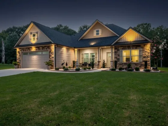 featured image - Reasons Why You Should Hire an Agent When Selling Your House