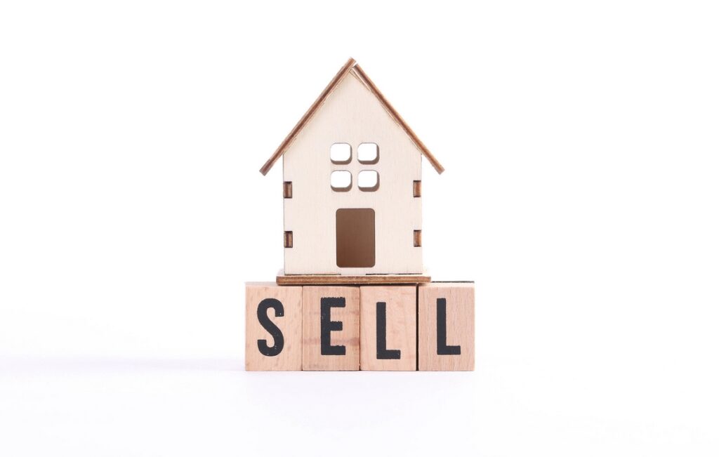 Why Should You Sell Your House for Ready Cash?