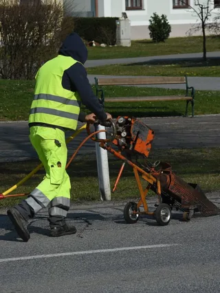 featured image - Why You Should Consider Using Native Concrete & Sidewalk Repair Services