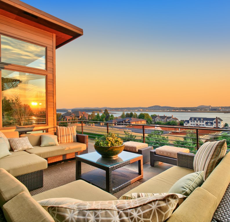 4 Trendy Ways to Upgrade Your Outdoor Living Space image - 4 Trendy Ways to Upgrade Your Outdoor Living Space