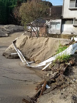 featured image - Ways to Keep Your Home Safe from Floods and Erosion