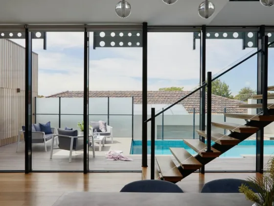 featured image - Reasons Why Building Contractors Should Choose Sliding Door Systems in New Home Projects