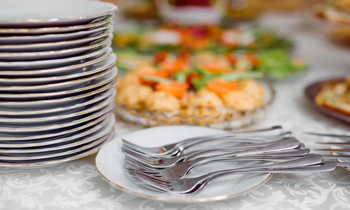 featured image - What is the Best Type of Dinnerware for Everyday Use