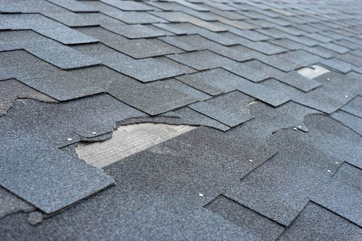 5 Common Problems with An Asphalt Shingle Roof image - 5 Common Problems with An Asphalt Shingle Roof