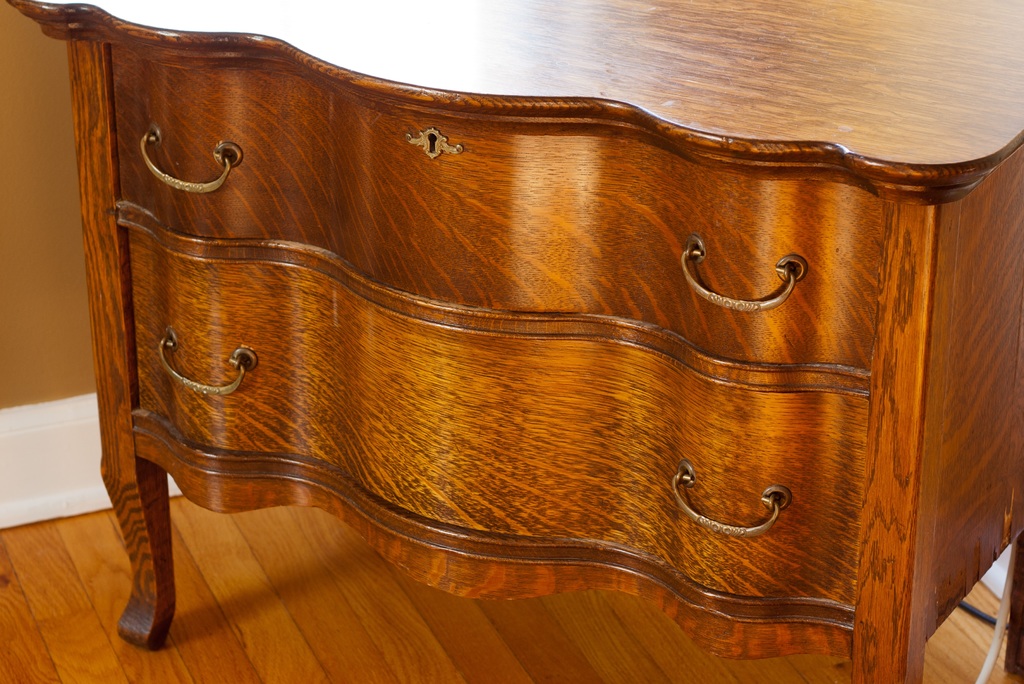 Wood In Antique Furniture, How To Identify Antique Dressers