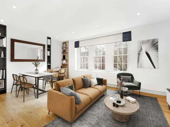 featured image - How to Stage Your House with The Perfect Furniture to Attract Buyers