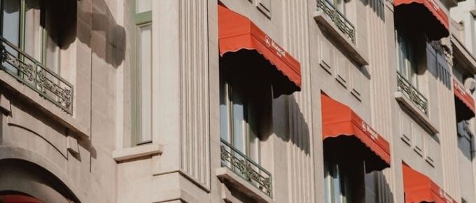 Pros and Cons of Installing Awning Windows in Ottawa