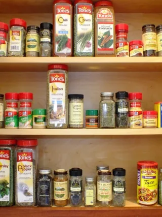 featured image - Why Should You Use Seasoning Bottles?