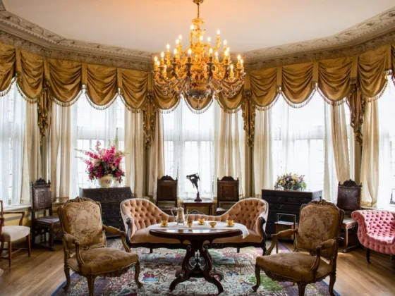 featured image - Tips To Decorate Your Living Room