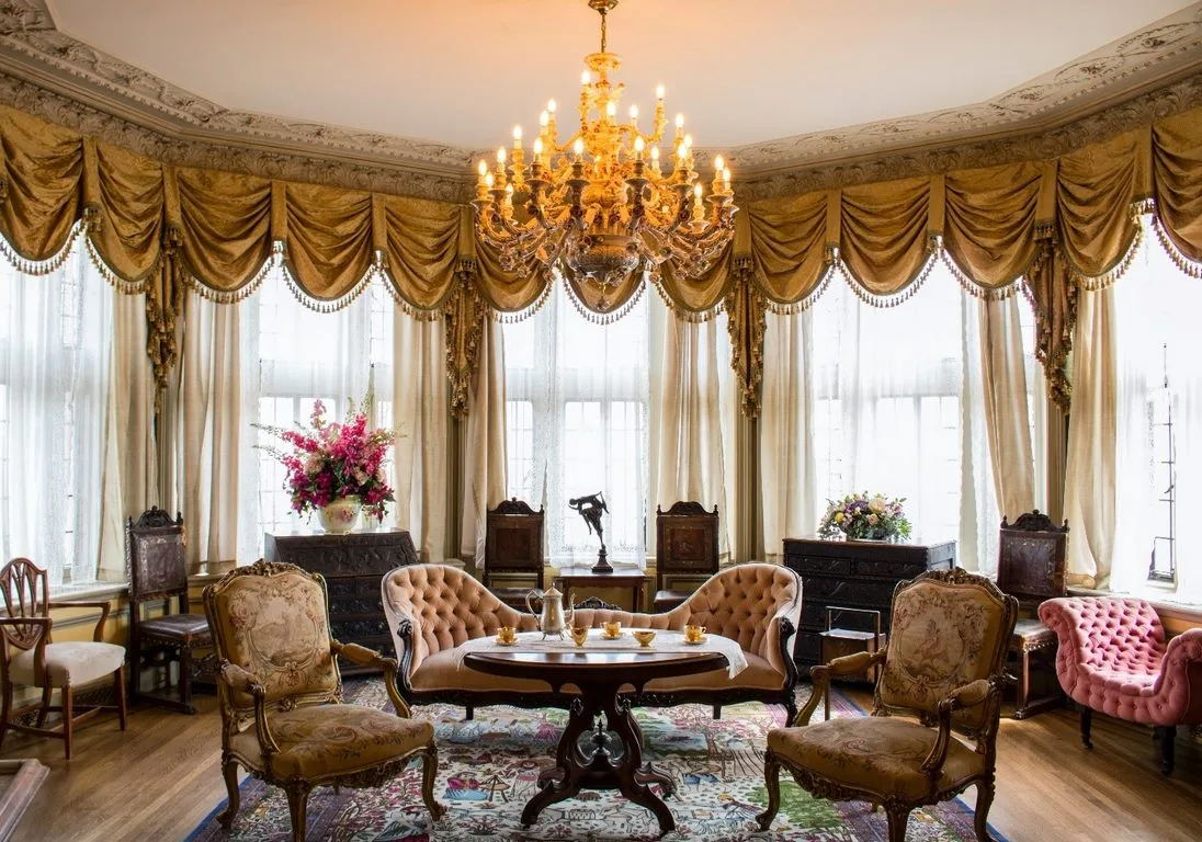 featured image - Tips To Decorate Your Living Room