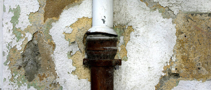 Why Hire Water Damage Repair Specialists?