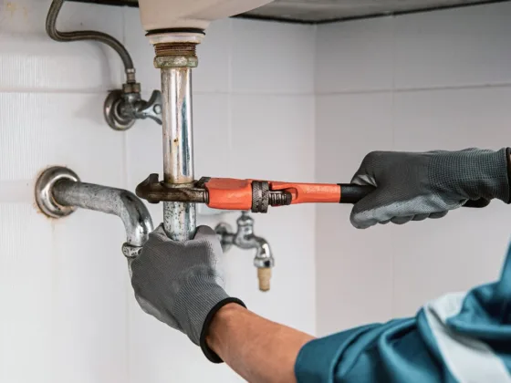 featured image - 4 Easy Ways to Detect Plumbing Leaks
