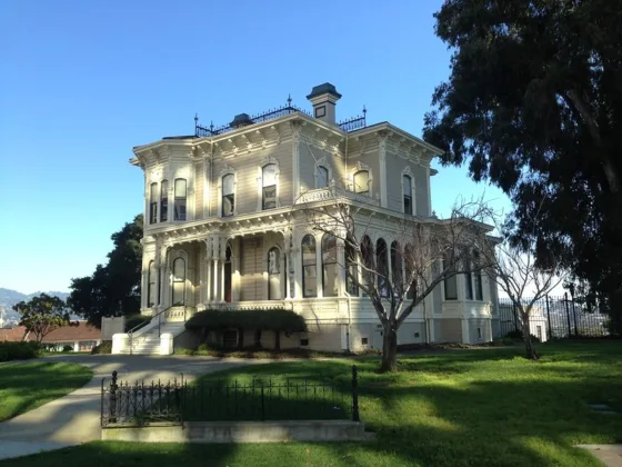 featured image - 8 Reasons to Call Oakland Your New Home