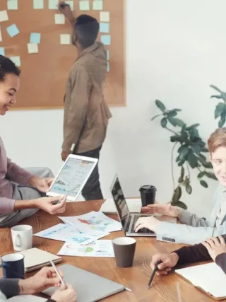featured image - How to Improve Employee Productivity in 10 Easy Ways