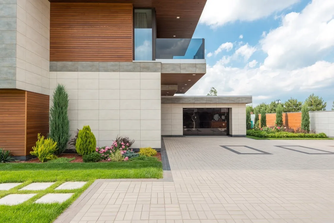 featured image - Things You Need to Know About Concrete Driveways