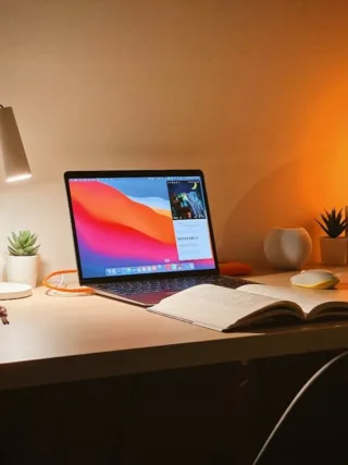 featured image - Tips To Decorate a Study Space