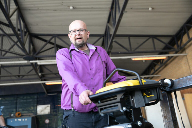 What Is a Vibration Exercise Machine and Is It Worth Buying?