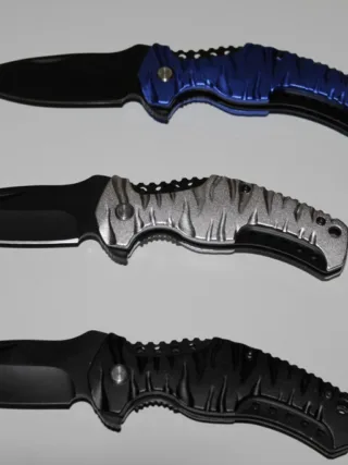 featured image - Handmade Bowie and Tracker Knives - Uses and Buying Guide