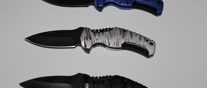 Handmade Bowie and Tracker Knives – Uses and Buying Guide
